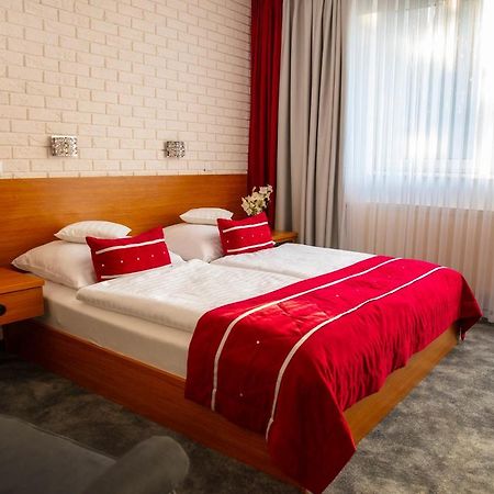 Motel 2000 Stęszew Dış mekan fotoğraf