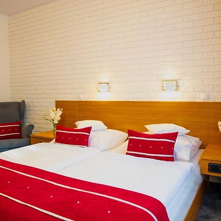 Motel 2000 Stęszew Dış mekan fotoğraf