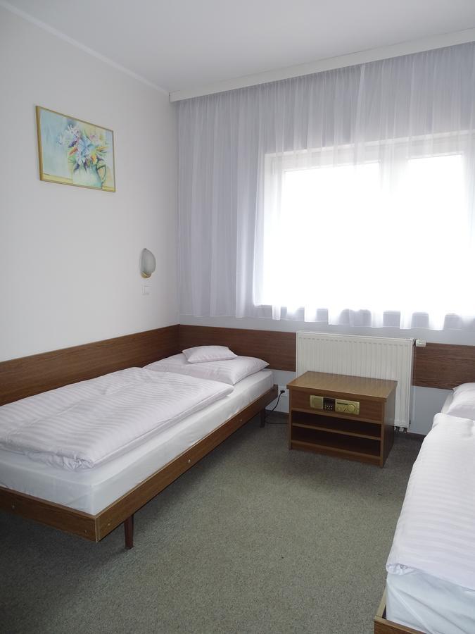 Motel 2000 Stęszew Dış mekan fotoğraf