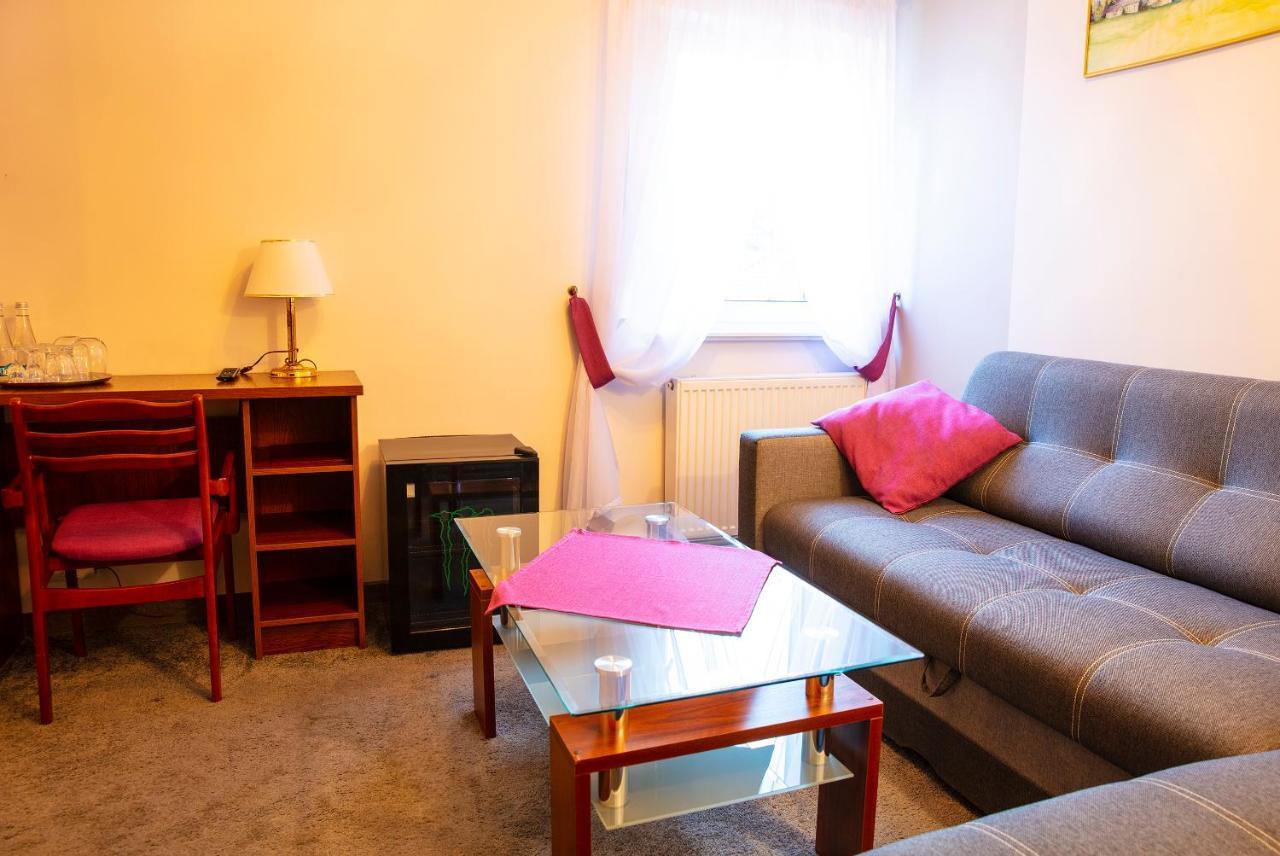 Motel 2000 Stęszew Dış mekan fotoğraf