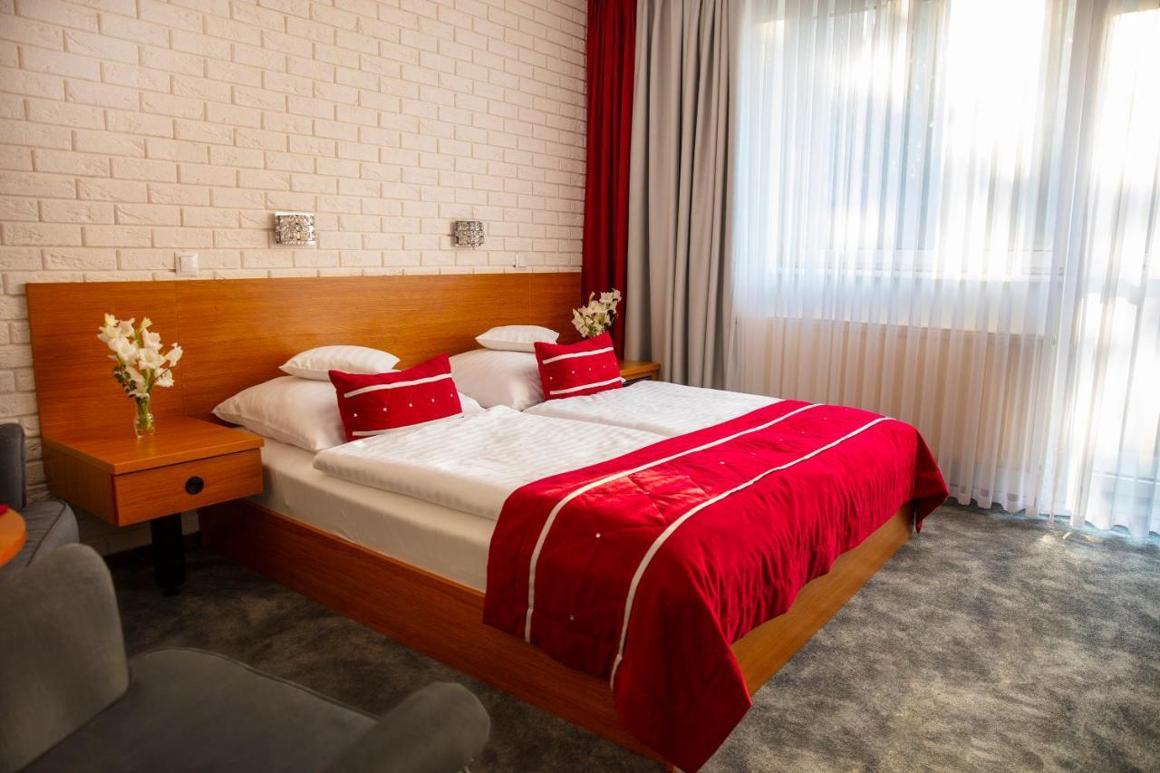 Motel 2000 Stęszew Dış mekan fotoğraf